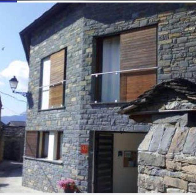 Apartamentos Ordesa Infinita Asin de Broto ภายนอก รูปภาพ