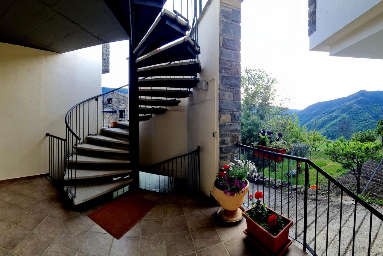 Apartamentos Ordesa Infinita Asin de Broto ภายนอก รูปภาพ